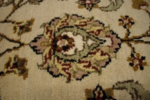 Cream & Charcoal Floral 4X6 Indo-Kashan Oriental Rug