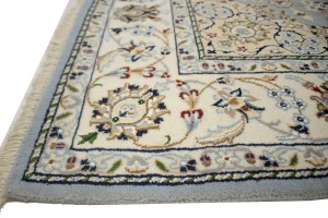 Light Blue Floral 5X7 Indo-Nain Oriental Rug