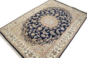 Dark Navy Classic Floral 5'5X8 Indo-Nain Oriental Rug