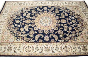 Dark Navy Classic Floral 5'5X8 Indo-Nain Oriental Rug