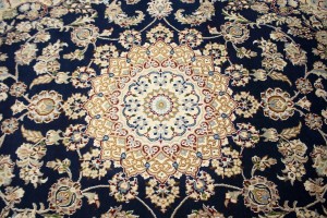 Dark Navy Classic Floral 5'5X8 Indo-Nain Oriental Rug