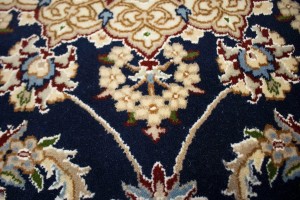 Dark Navy Classic Floral 5'5X8 Indo-Nain Oriental Rug