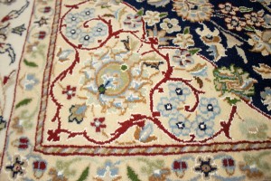 Dark Navy Classic Floral 5'5X8 Indo-Nain Oriental Rug