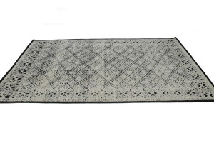 Ivory & Black Geometric 6X9 Modern Oriental Rug