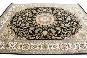 Black Floral 8X10 Indo-Nain Oriental Rug