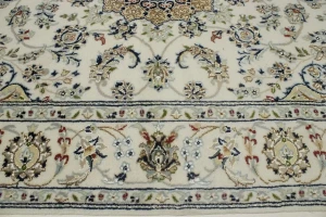 Cream Floral 5X7 Indo-Nain Oriental Rug