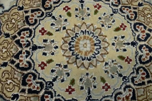 Cream Floral 5X7 Indo-Nain Oriental Rug