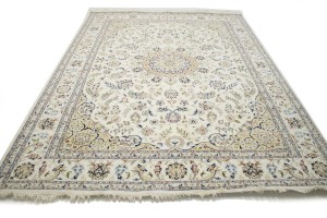 Cream Floral 9X12 Indo-Nain Oriental Rug