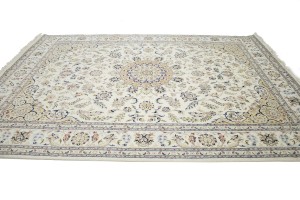 Cream Floral 9X12 Indo-Nain Oriental Rug