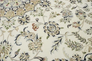Cream Floral 8X10 Indo-Nain Oriental Rug