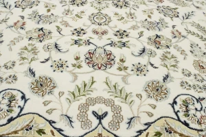 Cream Floral 8X10 Indo-Nain Oriental Rug