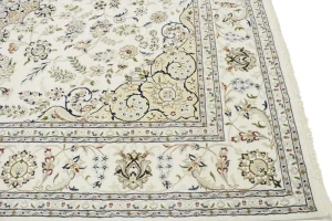 Cream Floral 8X10 Indo-Nain Oriental Rug