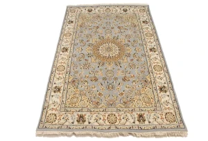 Light Blue-gray Floral 4X6 Indo-Nain Oriental Rug