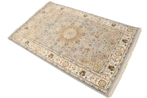 Light Blue-gray Floral 4X6 Indo-Nain Oriental Rug