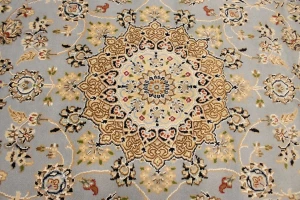 Light Blue-gray Floral 4X6 Indo-Nain Oriental Rug