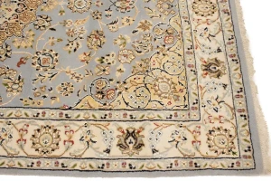 Light Blue-gray Floral 4X6 Indo-Nain Oriental Rug