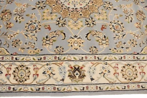 Light Blue-gray Floral 4X6 Indo-Nain Oriental Rug