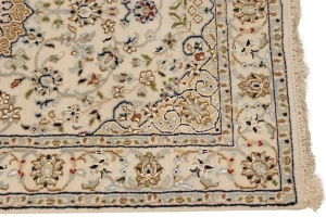 Cream Floral 3X11 Indo-Nain Oriental Runner Rug