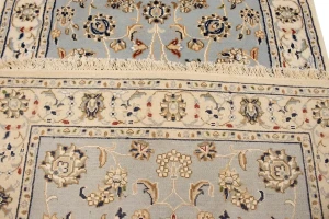 Light Blue-gray Floral 3X8 Indo-Nain Oriental Runner Rug