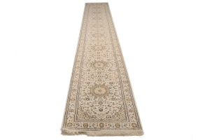 Cream Floral 3X18 Indo-Nain Oriental Runner Rug