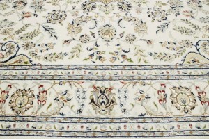 Cream Floral 8X10 Indo-Nain Oriental Rug