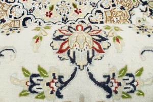 Cream Floral 8X10 Indo-Nain Oriental Rug