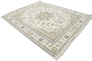 Cream Floral 8X10 Indo-Nain Oriental Rug