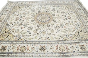 Cream Floral 8X10 Indo-Nain Oriental Rug