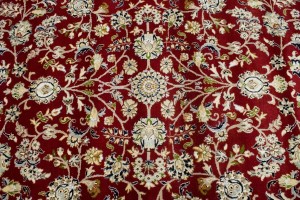Red Floral 8X10 Indo-Nain Oriental Rug
