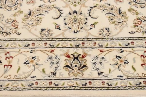 Cream Floral 6X9 Indo-Nain Oriental Rug