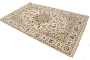 Cream Floral 6X9 Indo-Nain Oriental Rug