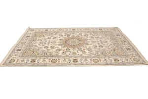 Cream Floral 6X9 Indo-Nain Oriental Rug