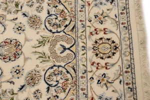 Cream Floral 6X9 Indo-Nain Oriental Rug