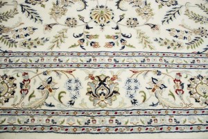 Cream Floral 9X12 Indo-Nain Oriental Rug