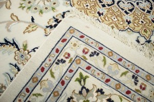 Cream Floral 9X12 Indo-Nain Oriental Rug