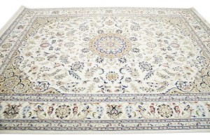 Cream Floral 9X12 Indo-Nain Oriental Rug