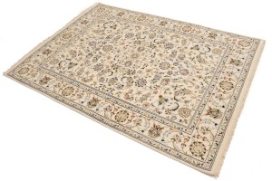 Cream Floral 5X7 Indo-Nain Oriental Rug