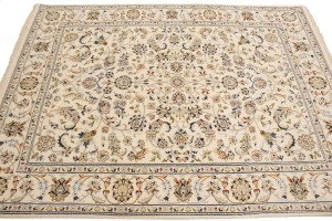 Cream Floral 5X7 Indo-Nain Oriental Rug