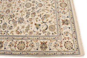 Cream Floral 5X7 Indo-Nain Oriental Rug
