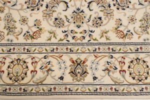 Cream Floral 5X7 Indo-Nain Oriental Rug