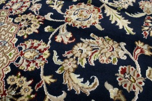 Dark Navy Floral 8X10 Indo-Nain Oriental Rug