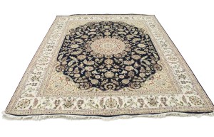 Dark Navy Floral 8X10 Indo-Nain Oriental Rug