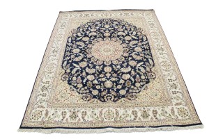 Dark Navy Floral 8X10 Indo-Nain Oriental Rug