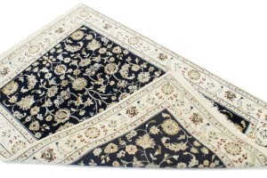 Dark Navy Floral 4X6 Indo-Nain Oriental Rug