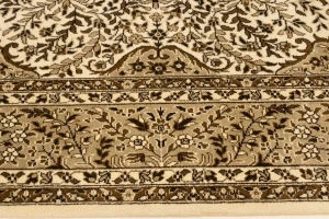 Cream Floral Kirman 6'5X9'7 Oriental Rug