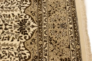 Cream Floral Kirman 6'5X9'7 Oriental Rug