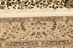 Cream Floral Kirman 6X8 Oriental Rug