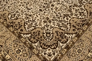 Cream Floral Kirman 6X8 Oriental Rug