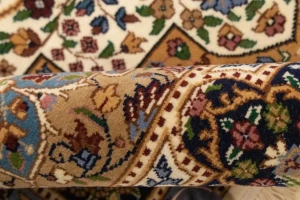Cream Floral Kirman 6X8 Oriental Rug