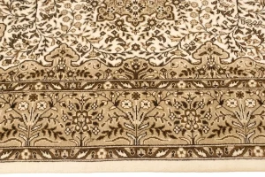 Cream Floral Kirman 4X6 Oriental Rug